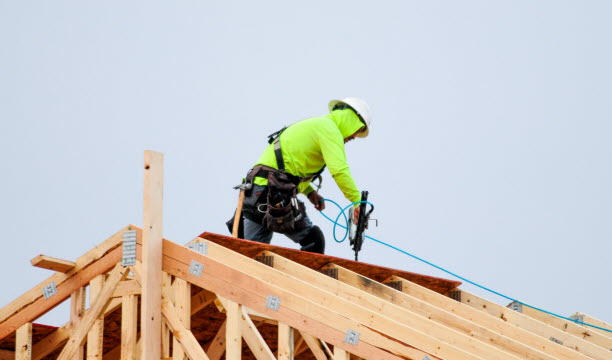 Les travaux à réaliser peuvent constituer une raison pour abaisser le prix. Photo Adobe Stock