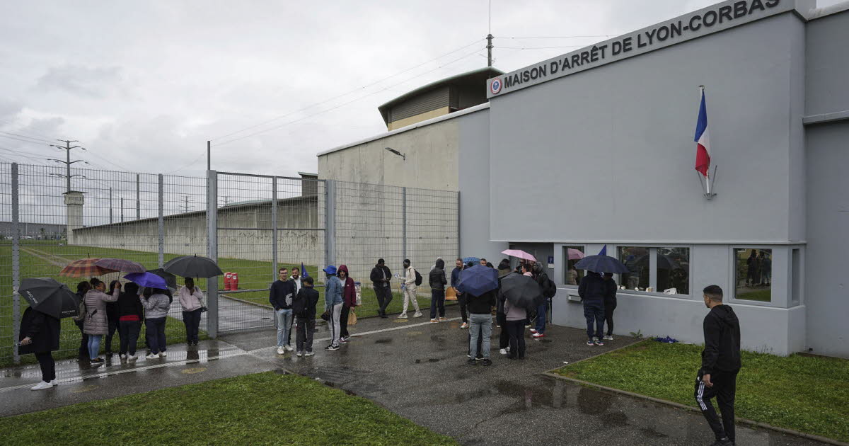 Un prisonnier s’évade en se cachant dans le sac de son codétenu libérable dans le Rhône