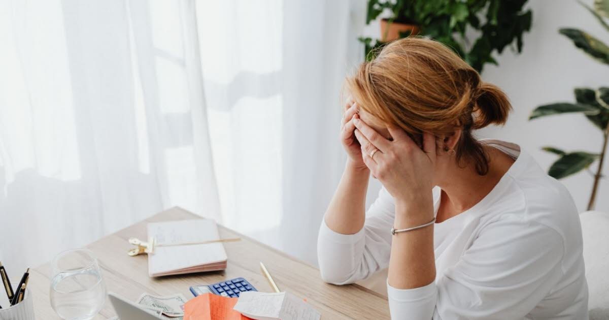 Témoignage : Son identité volée par sa mère, elle accumule 50 000 € de dettes sous stress