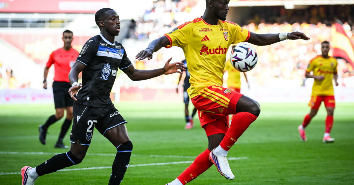 Lens débute sa saison en Ligue 1 avec une victoire offensivement spectaculaire face à Auxerre