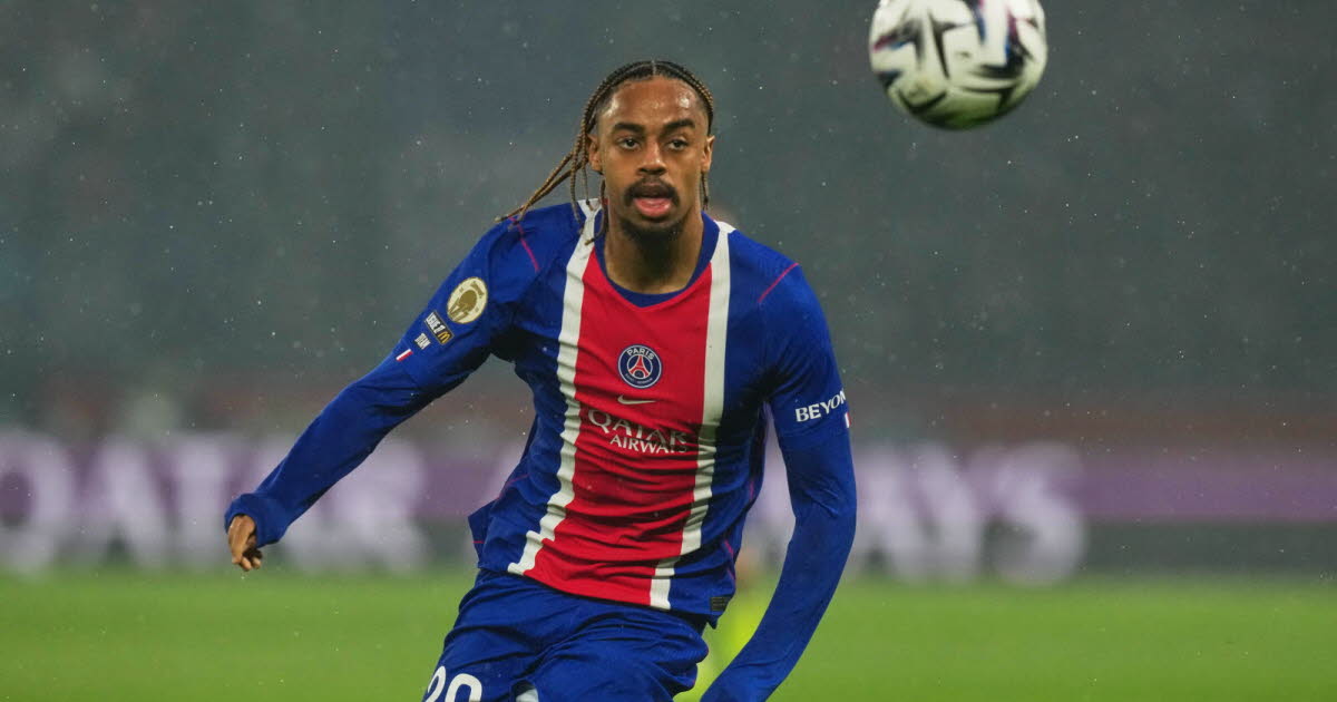 Bradley Barcola quitte le PSG pour rejoindre Liverpool dans un transfert de 145 millions.