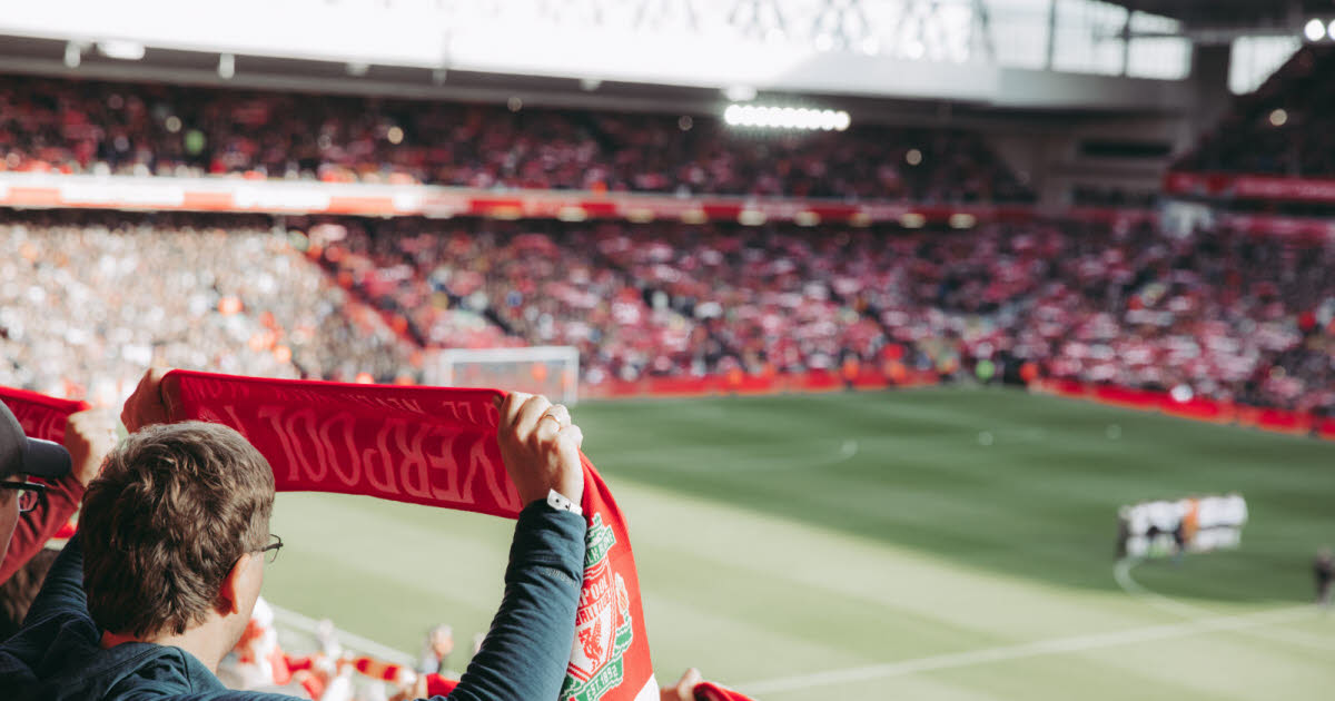 Un ex-Liverpool cherche un nouveau club et publie une annonce sur LinkedIn